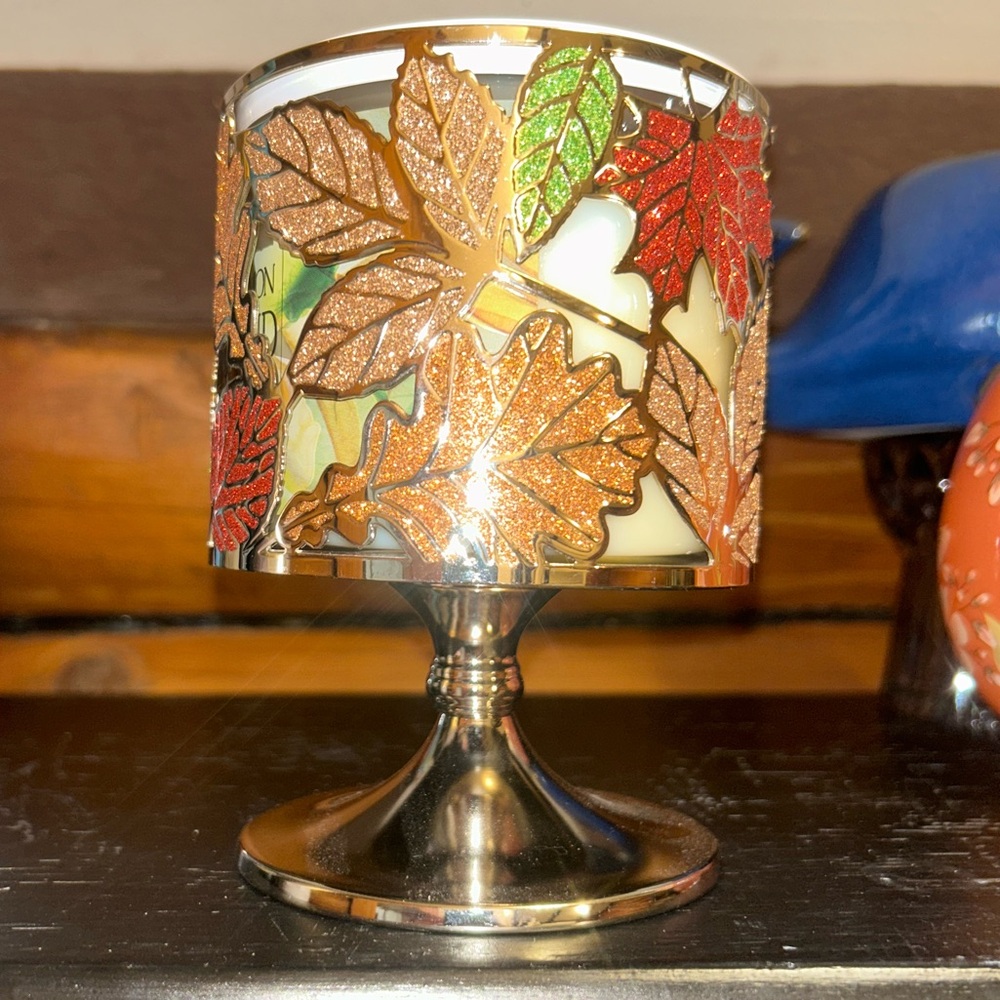 Stunning Flawless Bath and Body Works Glitter Fall Leaves Candle Holder